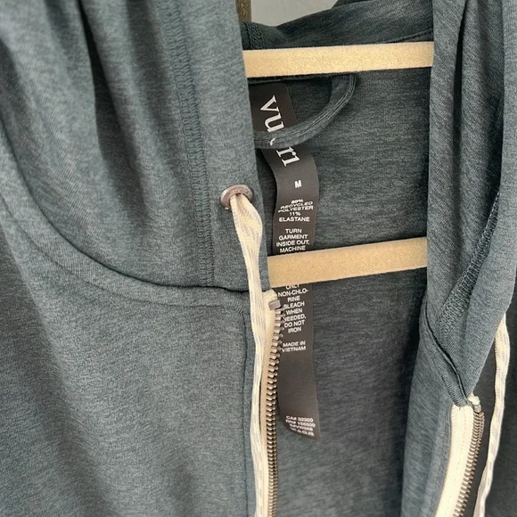 Vuori Halo 2.0 Performance Zip Front Hoodie, greenish gray - Picture 2 of 3